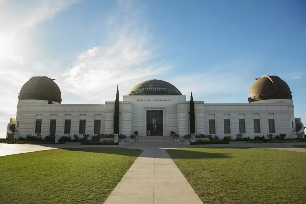 O Griffth Observatory oferece um vasto acervo e uma linda vista de Los Angeles.