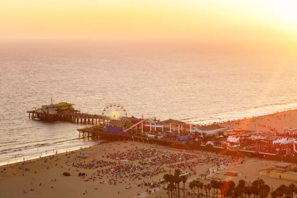 O Píer de Santa Monica é um passeio imperdível em Los Angeles.