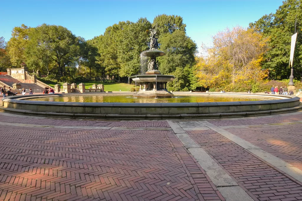 No Central Park, dá para conhecer alguns pontos de diversos filmes, como "Encantada", filme com Amy Adams.