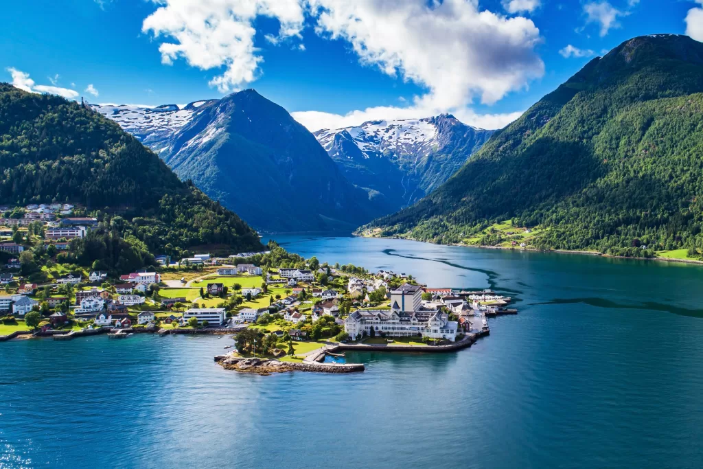 Para conhecer além de Oslo: Balestrand.