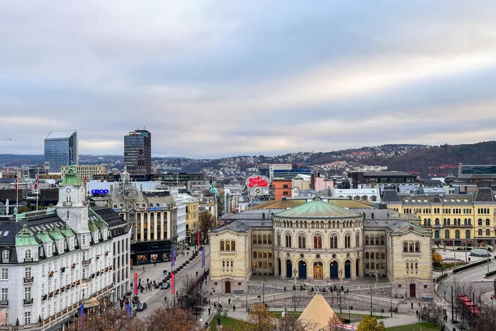 Acompanhe as dicas da VMZ e descubra as melhores regiões para se hospedar em Oslo, na Noruega.