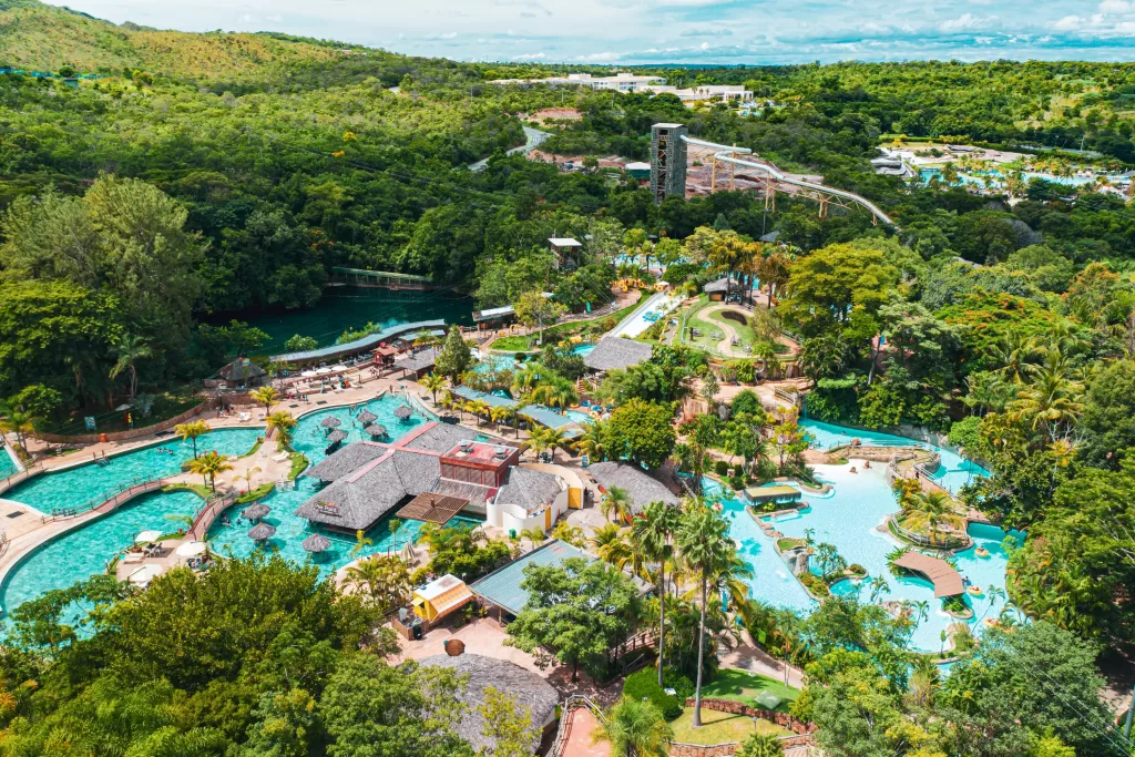 Conheça o Rio Quente Resorts com a VMZ Viagens.