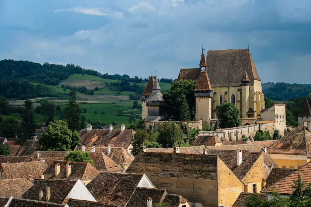 Saiba mais sobre a Romênia, país que será o lar do Dracula Land.