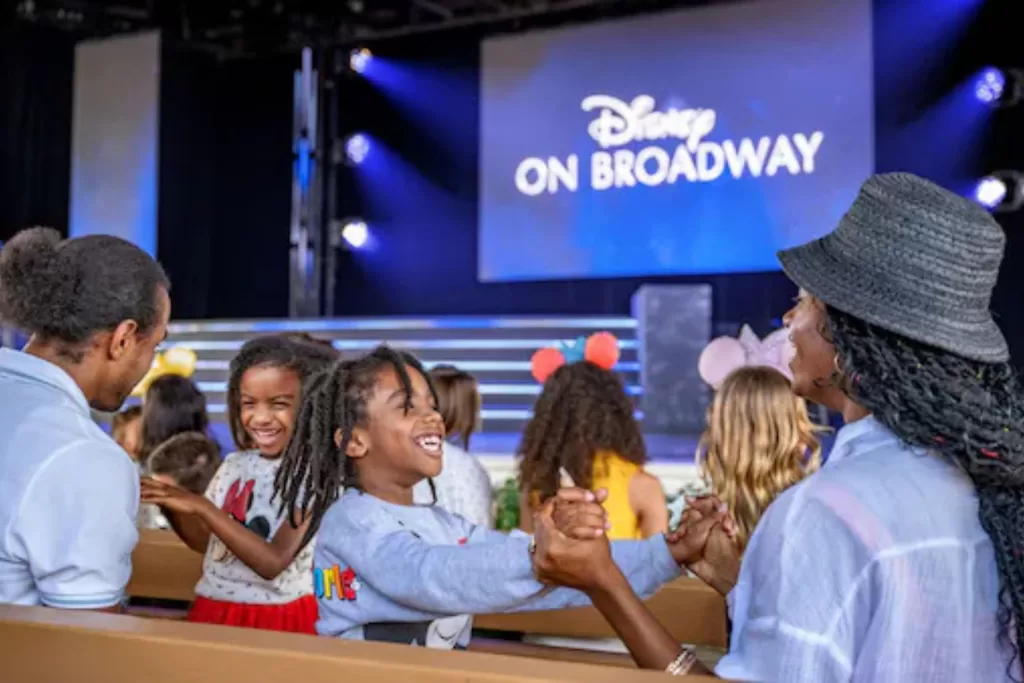 O Disney on Broadway é uma das atrações mais legais e concorridas do Festival of the Arts.