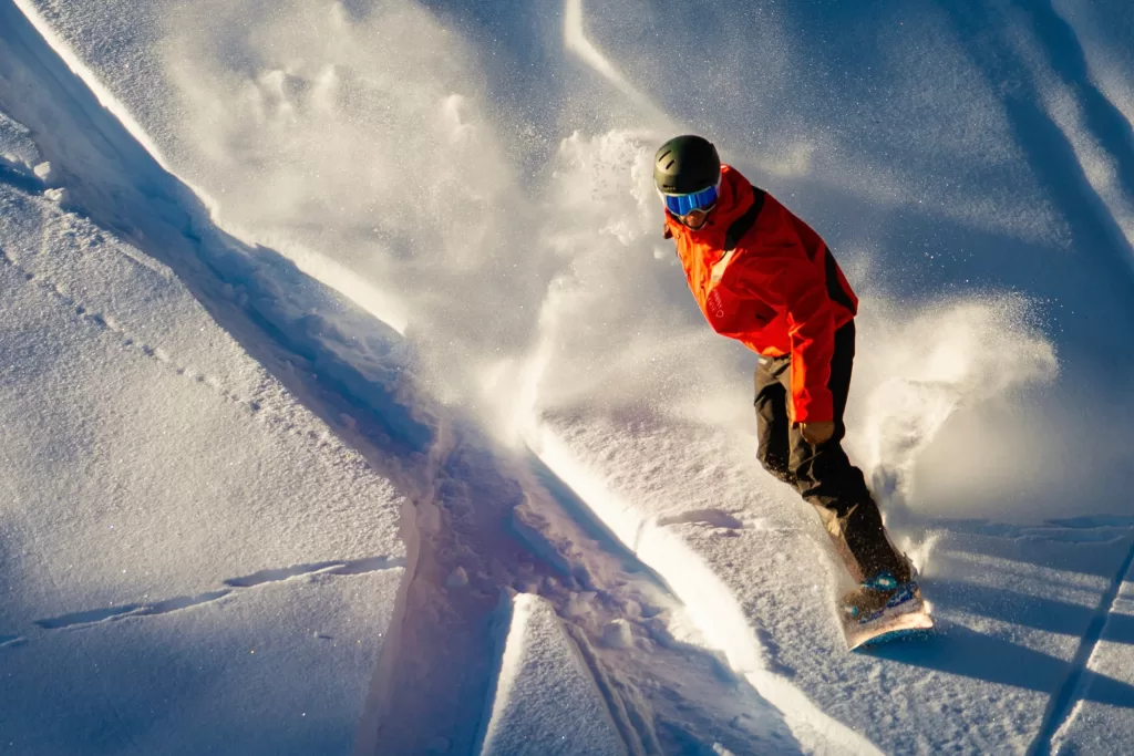 Vale dizer também que, para esquiar em Aspen Snowmass, é necessário adquirir um passe de acesso às pistas, o Aspen Card, que pode ser comprado por dia ou por período. Aos interessados, a VMZ ainda oferece um pacote completo para a sua viagem, que envolve hospedagens, passes transfer e muito mais!