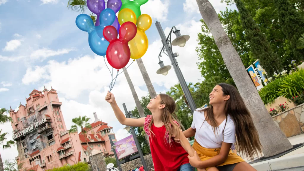 Saiba com a VMZ Viagens como funcionam os serviços do Disney PhotoPass e Memory Maker.