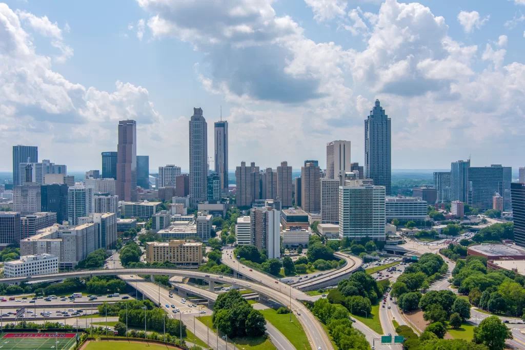 Para visitar Atlanta, o portão de entrada é o Aeroporto Internacional Hartsfield-Jackson, o mais movimentado do planeta. 