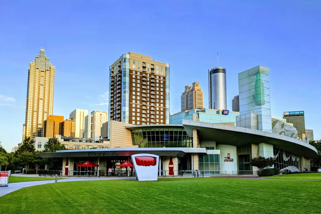 World of Coca-Cola: um mergulho na história da marca mais famosa do mundo. O ponto alto é a sala de degustação, onde você pode provar mais de 100 bebidas da Coca-Cola produzidas ao redor do globo.