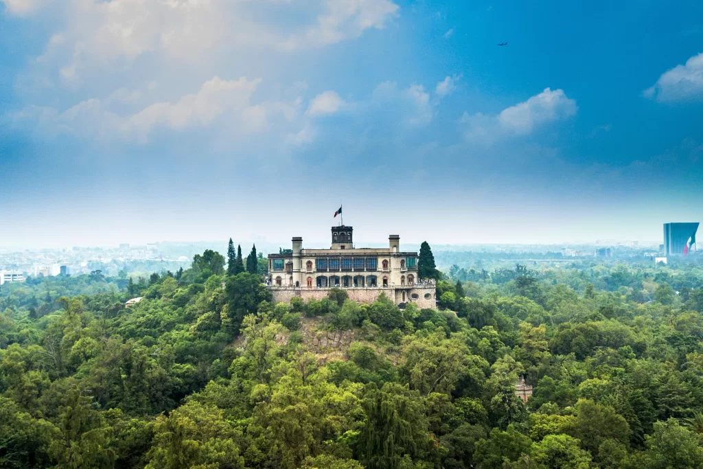 Bosque de Chapultepec: é um dos maiores parques urbanos do mundo. Além de muito verde, ele abriga o Castelo de Chapultepec, que oferece uma das vistas mais bonitas do Paseo de la Reforma.