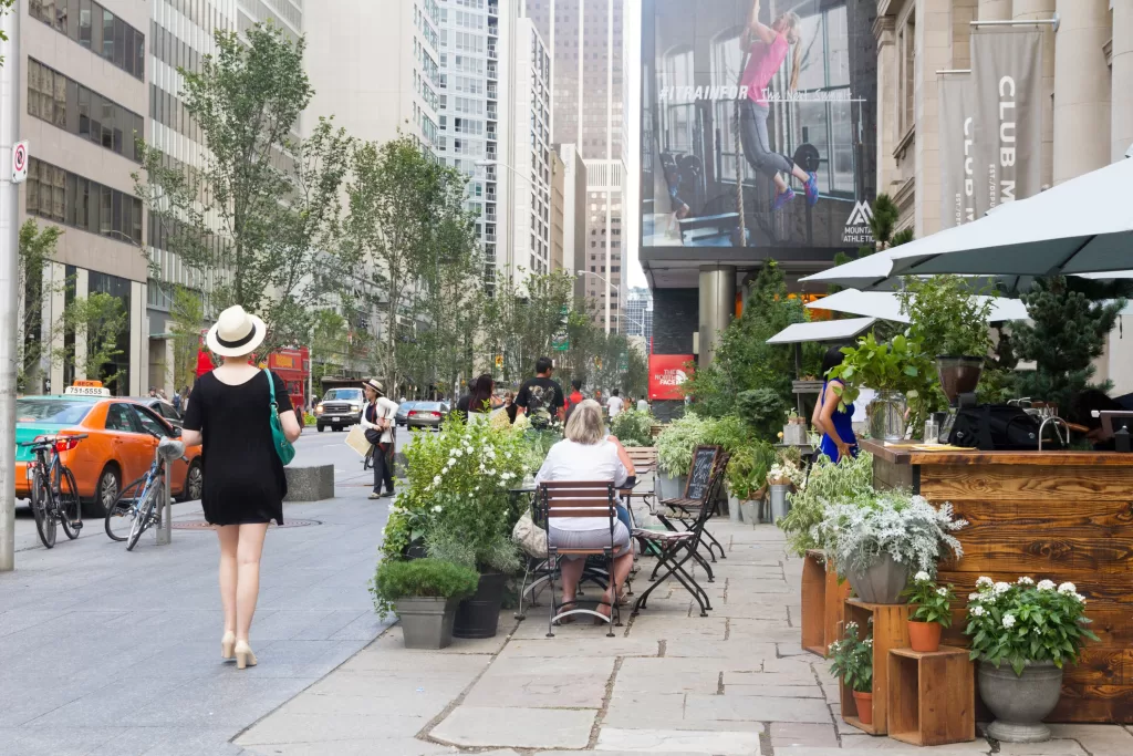 Conhecido como o bairro mais sofisticado de Toronto, Yorkville une o charme de ruas arborizadas com o luxo de grandes grifes.