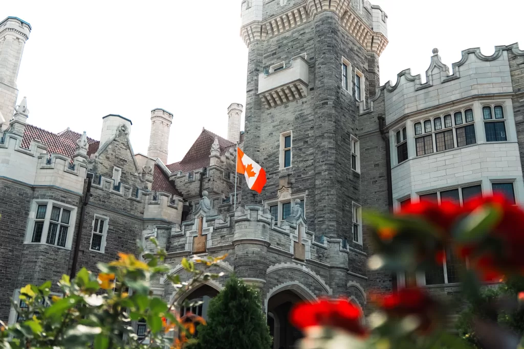  Como contamos no início, a maior cidade do Canadá oferece um mix de culturas e experiências que merece ser explorado com atenção.