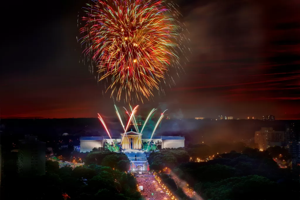 Para ir à Filadélfia, é necessário passaporte válido por, no mínimo, seis meses a partir da data de entrada nos Estados Unidos, além do visto de turismo obrigatório para brasileiros entrarem nos EUA. Aqui no Blog da VMZ, você encontra o passo a passo para solicitá-lo.