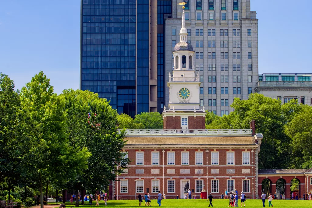 Independence Hall: onde a Declaração de Independência e a Constituição foram assinadas. Mas vale o aviso: o tour deve ser reservado com antecedência.