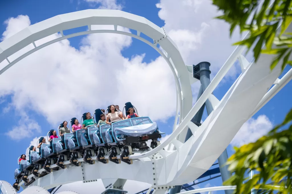 A Penguin Trek®é uma montanha-russa familiar que leva os visitantes a uma jornada em busca de pinguins. A atração atinge até 70 km/h e termina em um habitat real com as aves.