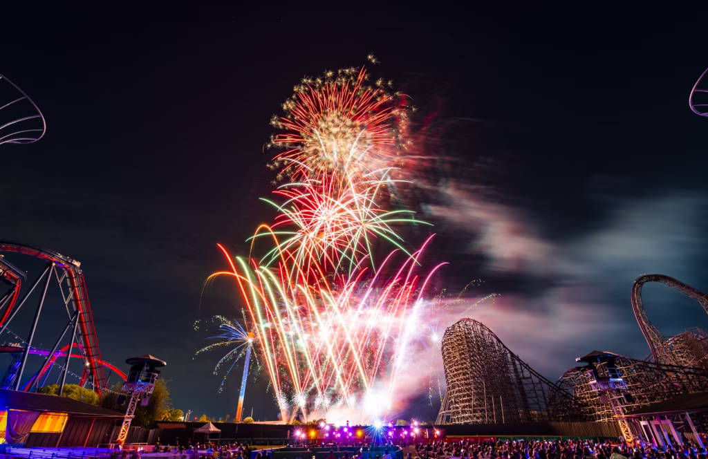 Espetáculo de fogos de artifício do Wild Skies no Summer Nights 2026 no Busch Gardens Tampa Bay