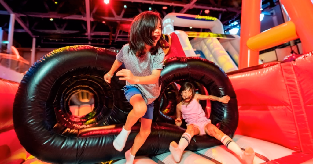 Hero Zone, arena esportiva coberta em navio da Disney Cruise Line