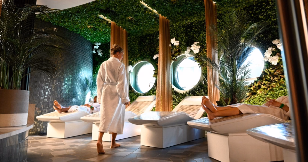 Sala do Senses Spa em navio da Disney Cruise Line com vista para o mar