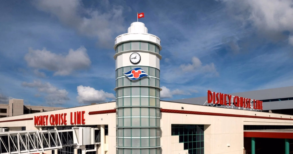 Terminal da Disney Cruise Line em Port Everglades, Fort Lauderdale, porto de saída do Disney Believe